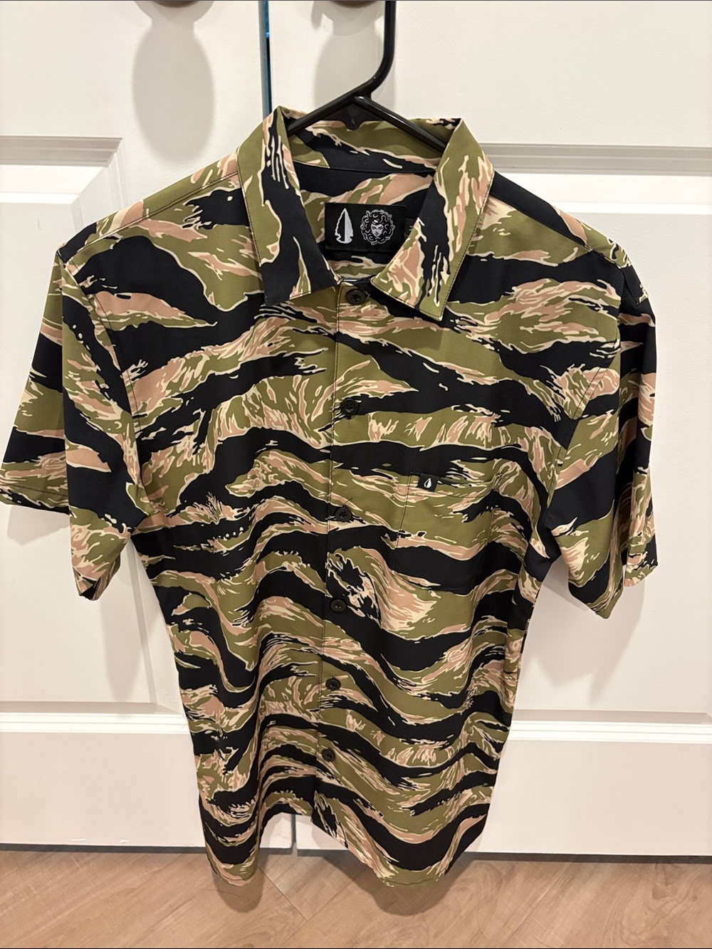 Men's Short Sleeve Button-Down Shirt - Olive/Black Camouflage